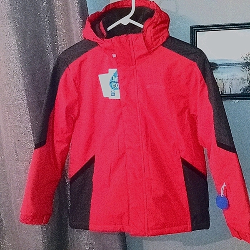❄️ SALE ON WINTER ITEMS❄️ NWT Youth Coat Sz 9-10